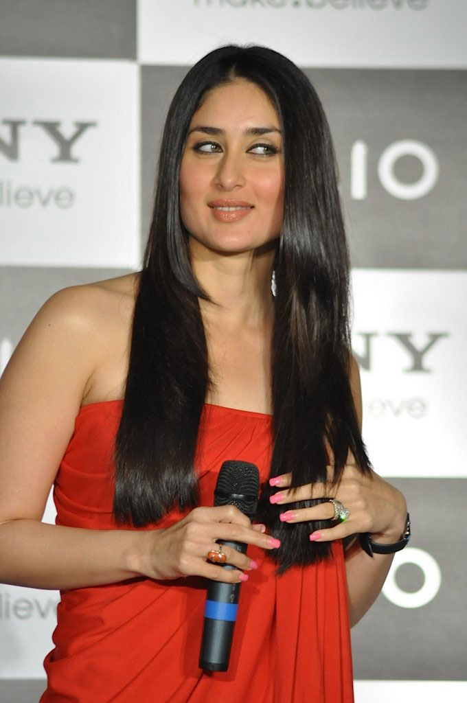 Kareena launches Sony Vaio laptops pictures | Picture 45833